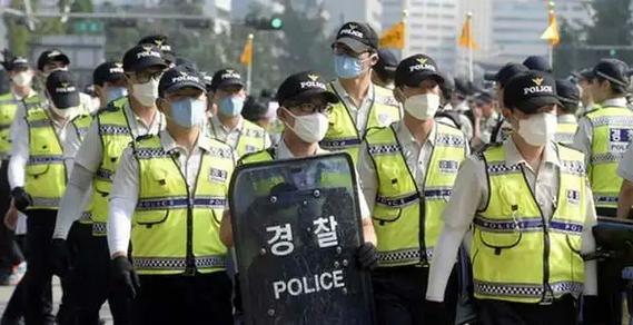 韩国警方搜查总统府，韩国警方搜查总统府遭拦